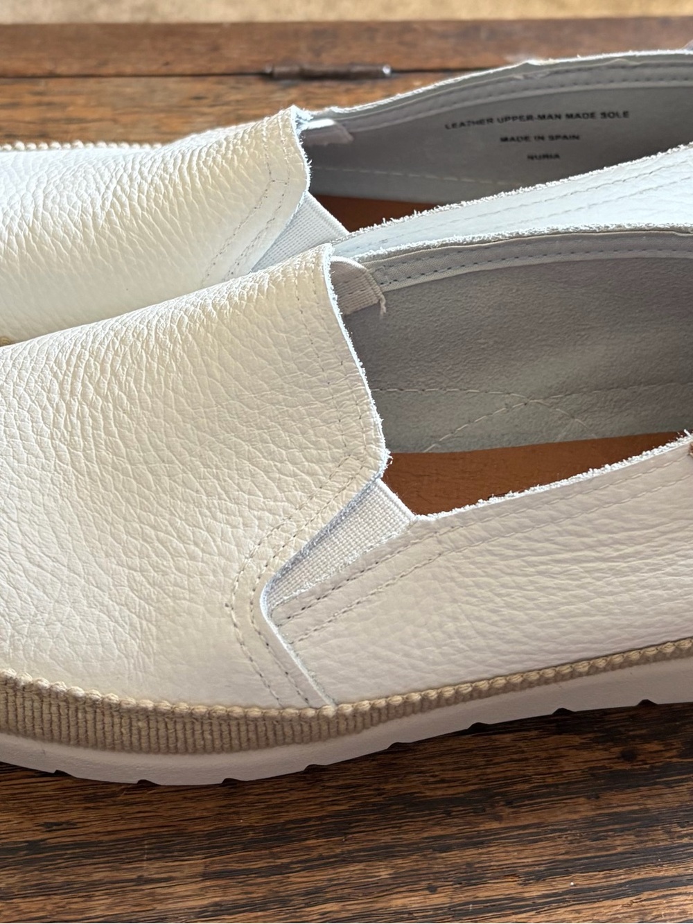 Verbenas White Leather Slip-On